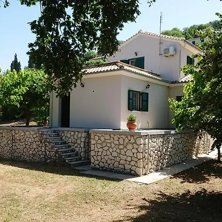 The “quiet House” Villa Marantochori