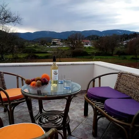 The “quiet House” Villa Marantochori
