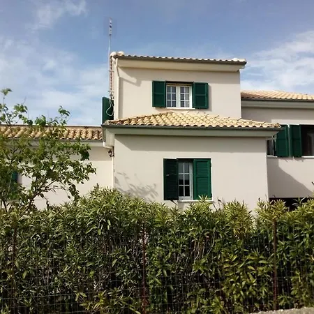 Villa The “quiet House” Marantochori